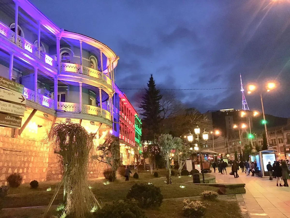 Apartment In Old Tbilisi Orbeliani Square
